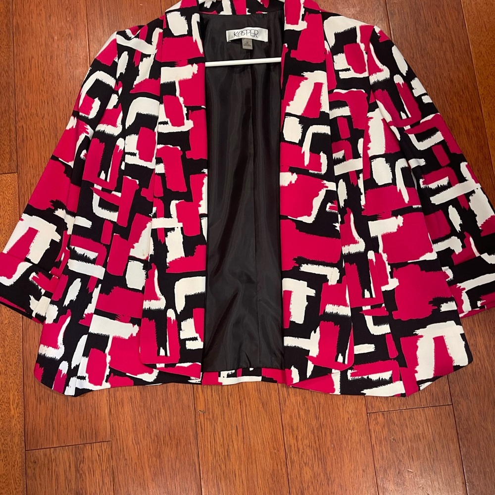 Kasper Black and White Blazer with Geometric Design